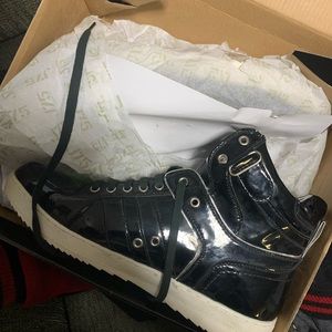 J75 Fender Hi-Top Sneakers